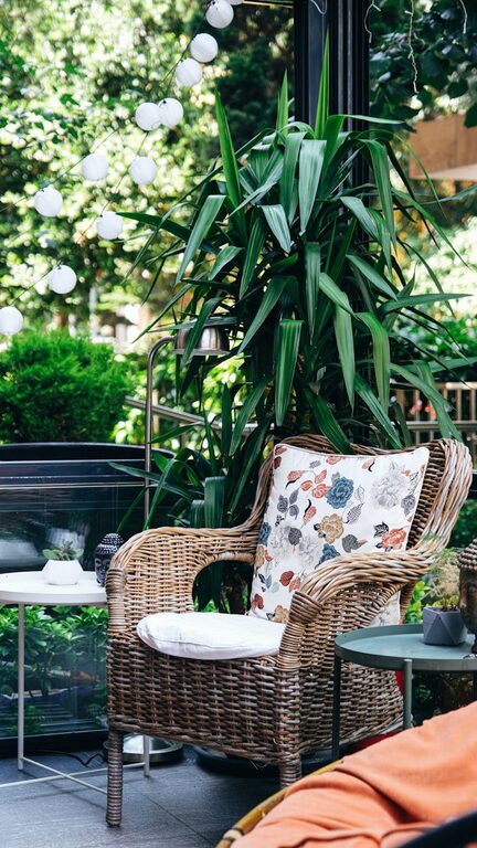 Tips for Creating a Cozy and Inviting Outdoor Living Space at Home